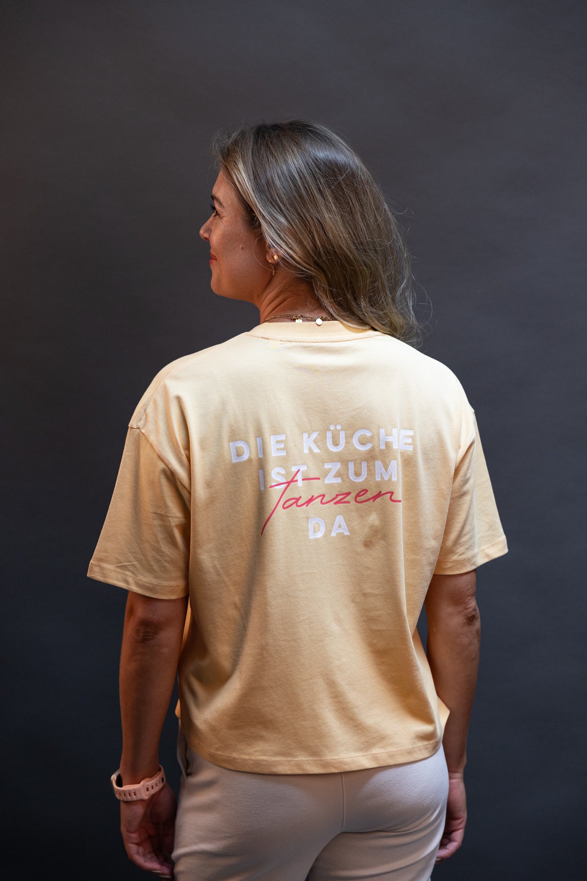 Cropped T-Shirt "Die Küche ist zum Tanzen da"